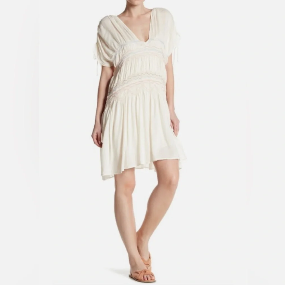 Free People Embroidered dress has peasant-style romantic, vintage-inspired Sz S